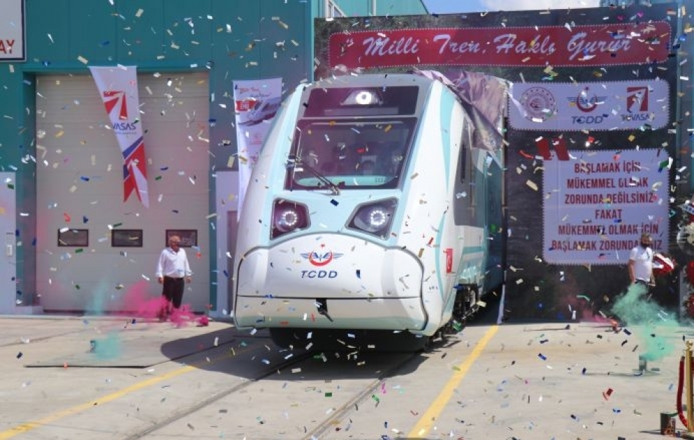 Türkiyə istehsalı olan elektrikli qatarların sınaqlarına başlanılıb VİDEO