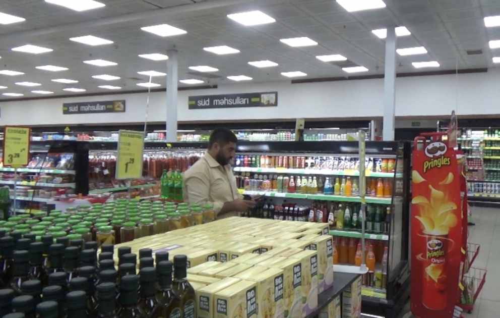 Polis iri supermarketlər şəbəkələrində reydlər keçirir VİDEO