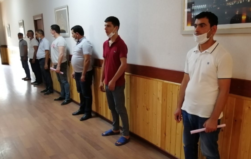 Abşeronda müştərilərə yerində xidmət göstərən dönərxana və kafe aşkarlanıb VİDEO