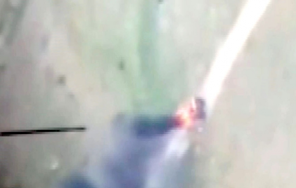 Nakhtchivan : Un véhicule militaire arménien a été frappé par un tir précis VIDEO