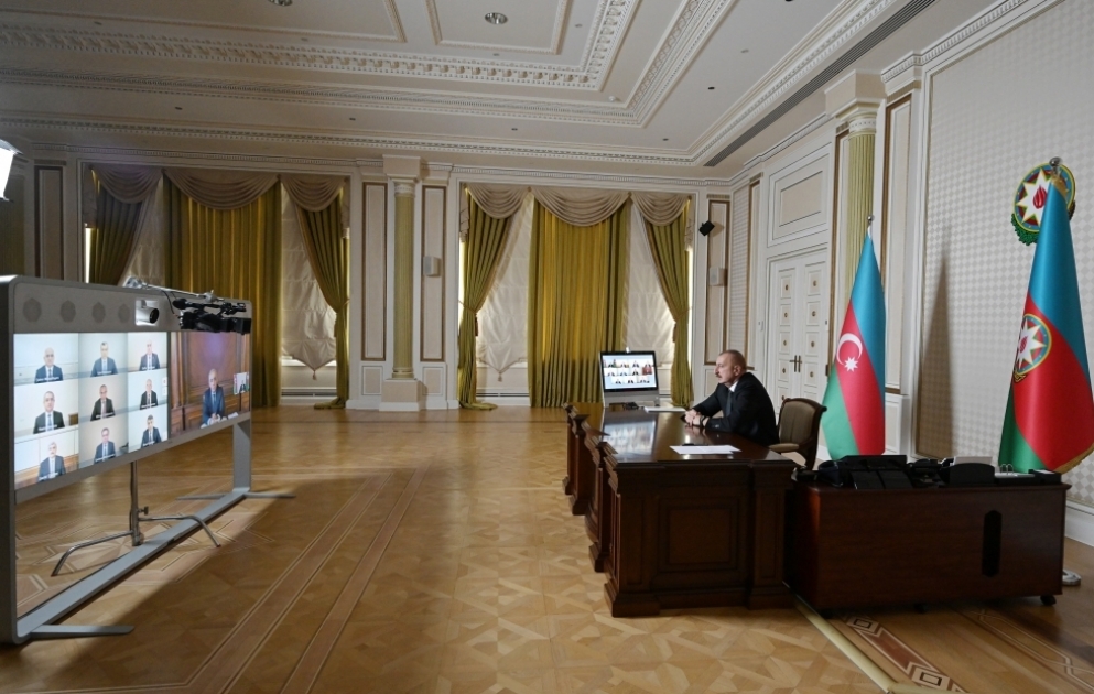Prezident İlham Əliyevin sədrliyi ilə Nazirlər Kabinetinin 2020-ci ilin birinci yarısının sosial-iqtisadi inkişafının yekunlarına və qarşıda duran vəzifələrə həsr olunan iclası keçirilib YENİLƏNİB 2 VİDEO