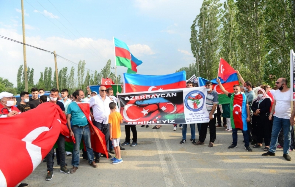 Türkiyə və Ermənistanın dövlət sərhədi yaxınlığında Azərbaycan ordusuna möhtəşəm dəstək aksiyası keçirilibVİDEO ​