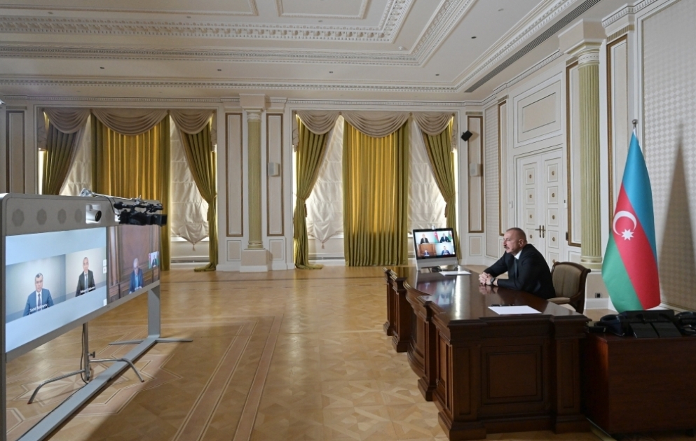 Präsident Ilham Aliyev hält Online-Beratung über Maßnahmen zum Kampf gegen Coronavirus und wirtschaftliche Lage ab VIDEO