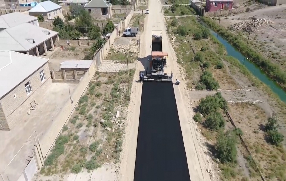 Qaradağ rayonunda təmirə ehtiyacı olan 16 kilometrlik yol yenidən qurulur VİDEO