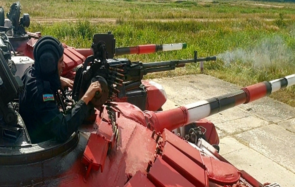 Tankçılarımız “Tank biatlonu” müsabiqəsinə hazırlıqlarını davam etdirirlər VİDEO