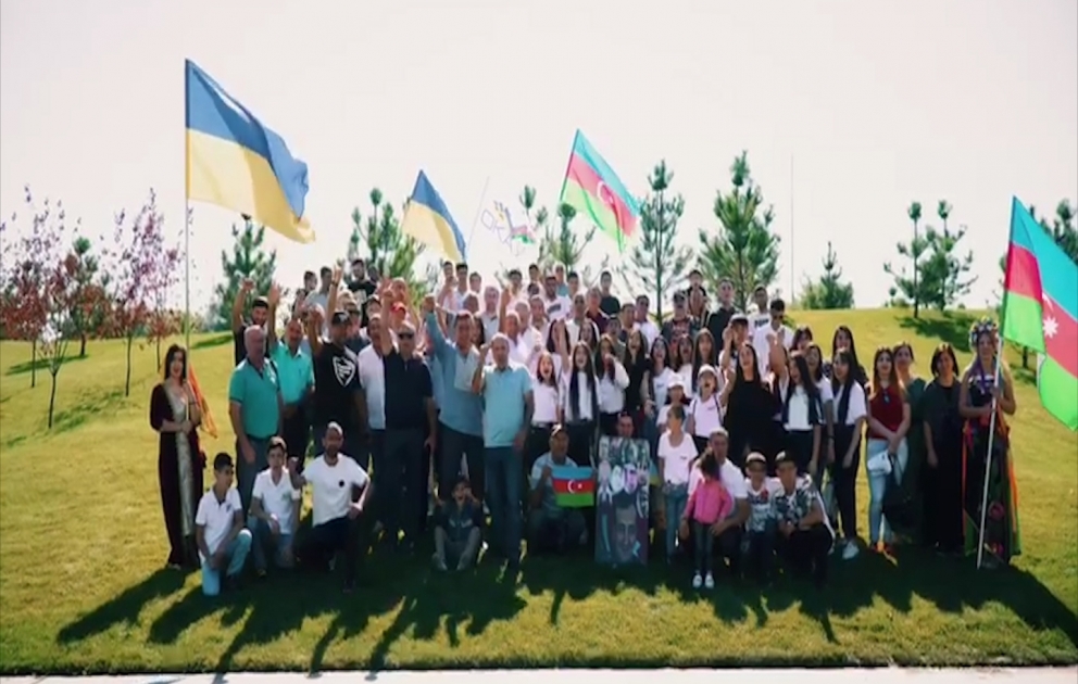 Dneprdəki soydaşlarımız Ukraynanın Dövlət Bayrağı və Müstəqillik günləri münasibətilə dəstək aksiyası keçiriblər VİDEO
