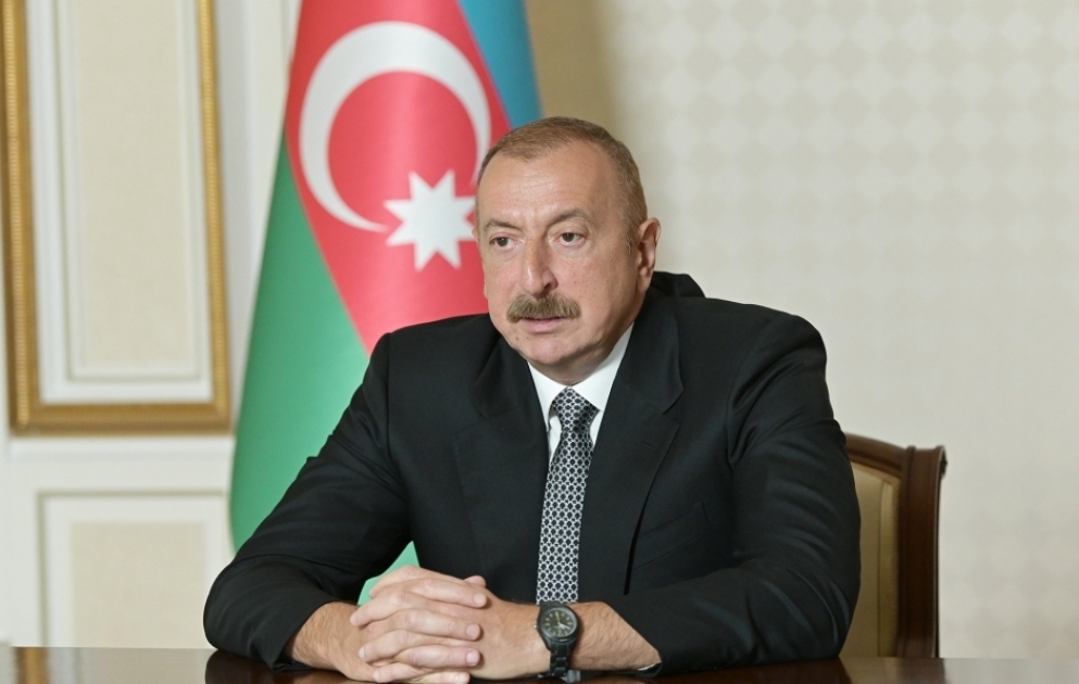 Prezident İlham Əliyev: Biz hazırda bir neçə şirkətlə COVID-ə qarşı peyvəndin ölkəmizə gətirilməsi ilə əlaqədar fəal iş aparırıq VİDEO