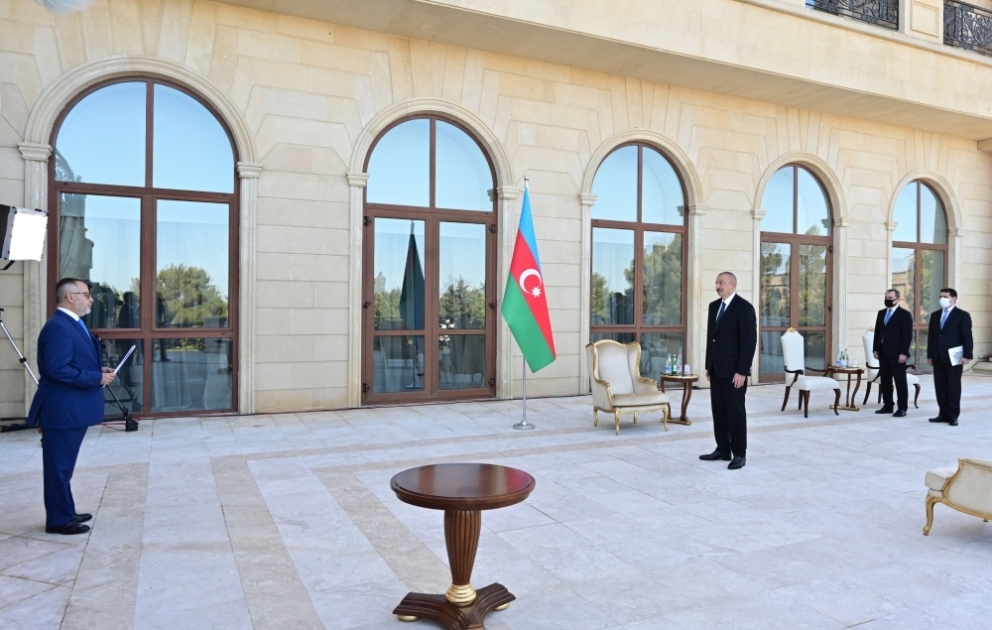 Le président Ilham Aliyev reçoit les lettres de créance du nouvel ambassadeur de Grèce VIDEO