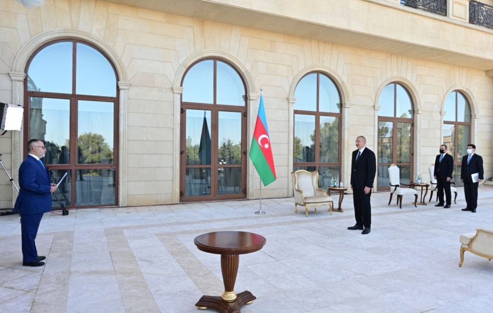 Prezident İlham Əliyev: Azərbaycan-Yunanıstan əməkdaşlığına mənfi təsir göstərən məsələlərdən biri “DESFA” şirkəti ilə əlaqədardır VİDEO