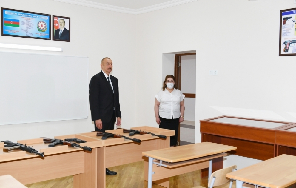 Президент Ильхам Алиев ознакомился с капитальными ремонтными работами в школе номер 251 в Баку, принял участие в открытии нового корпуса этого учебного заведения  ОБНОВЛЕНО ВИДЕО