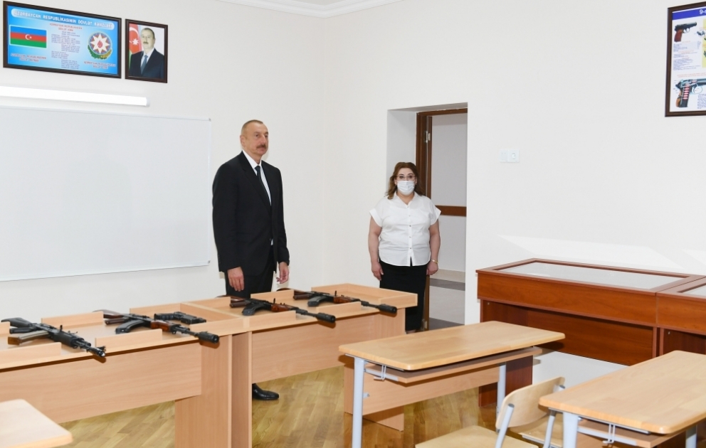 Im Stadtteil Nizami von Baku Mittelschule Nr.251 nach Rekonstruktion wieder zur Nutzung übergeben VIDEO