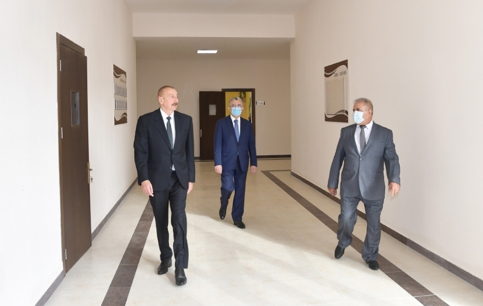 Prezident İlham Əliyev Əmircan qəsəbəsindəki 154 nömrəli məktəbin açılışında iştirak edib YENİLƏNİB  VİDEO