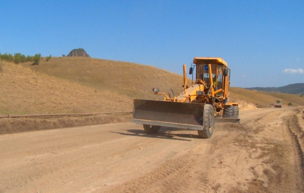 Qazaxın Fərəhli kəndinin yolu təmir olunur VİDEO