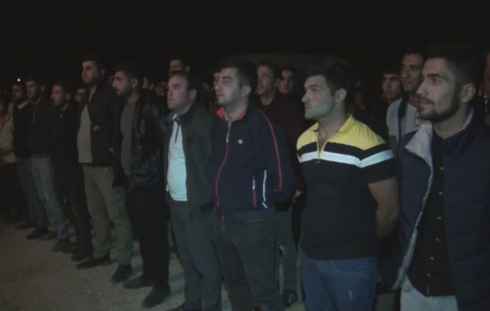 Yevlaxlı gənclər səfərbərlik çağırışına böyük coşqu ilə qoşulublar VİDEO