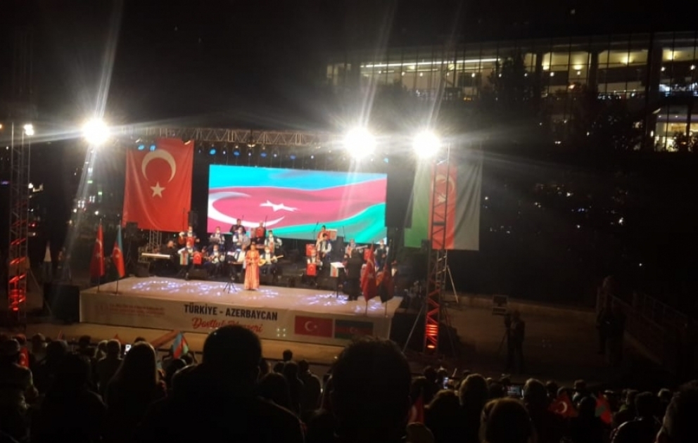 Suqovuşanın azadlığa qovuşması xəbəri Ankarada böyük coşqu ilə qarşılanıb VİDEO