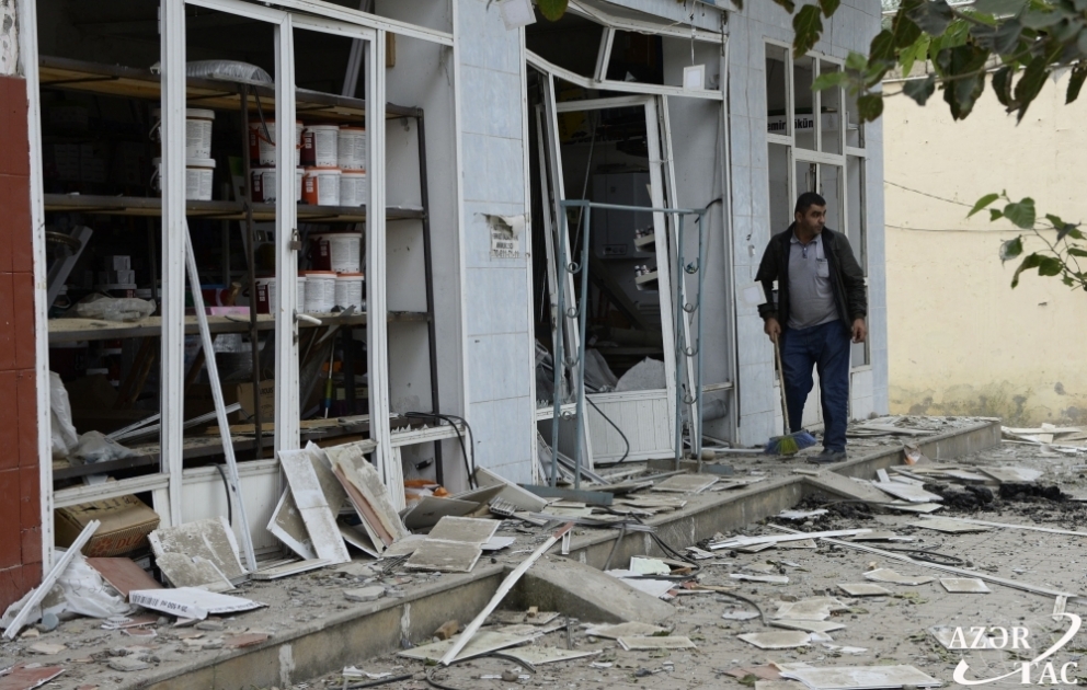Ağır artilleriya atəşinə tutulan Beyləqan şəhərindən görüntülər –  erməni faşizminin izləri  VİDEO