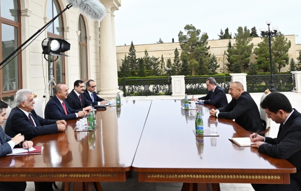 Президент Ильхам Алиев принял делегацию во главе с министром иностранных дел Турции ОБНОВЛЕНО ВИДЕО