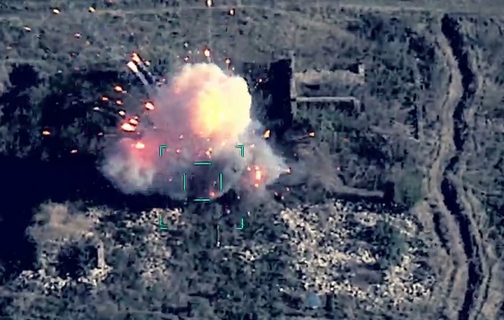 Müdafiə Nazirliyi: Düşmənin döyüşə hazır vəziyyətə gətirilən zenit-raket kompleksləri məhv edilib VİDEO