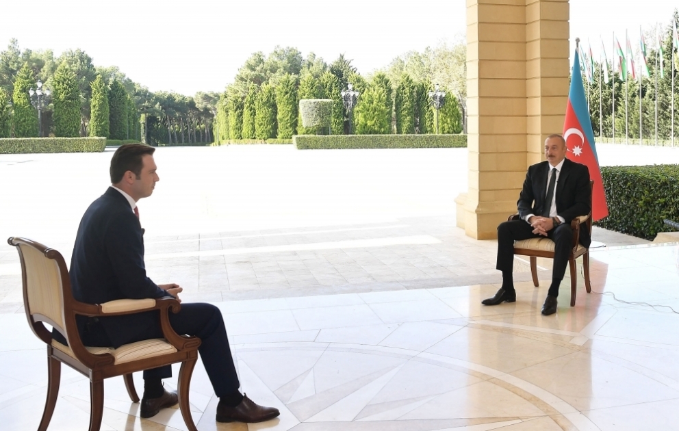 Prezident İlham Əliyev: Gəncə şəhərinin bombardman edilməsi erməni faşizminin eybəcər sifətinin növbəti təzahürüdür VİDEO