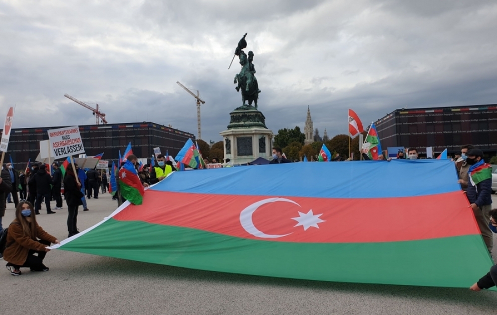 Vyanada Ermənistanın Azərbaycana qarşı hərbi təcavüz və təxribatlarına etiraz aksiyası keçirilib VİDEO