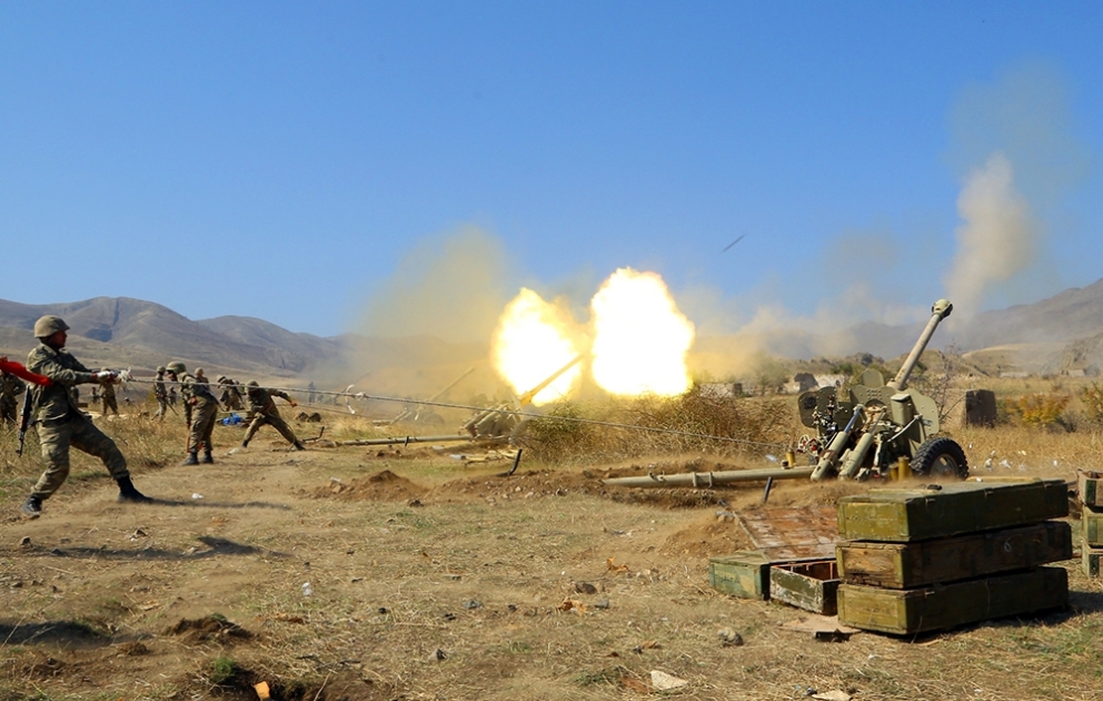 Artilleriya bölmələrimiz Ermənistan silahlı qüvvələrinin atəş nöqtələrinə zərbələr endirir VİDEO