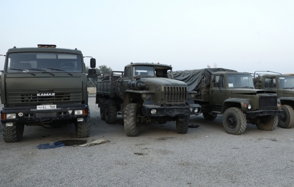 Armenische Soldaten verlassen ihre Truppenteile und lassen ihre Militärfahrzeuge fallen -  FOTOS VIDEO
