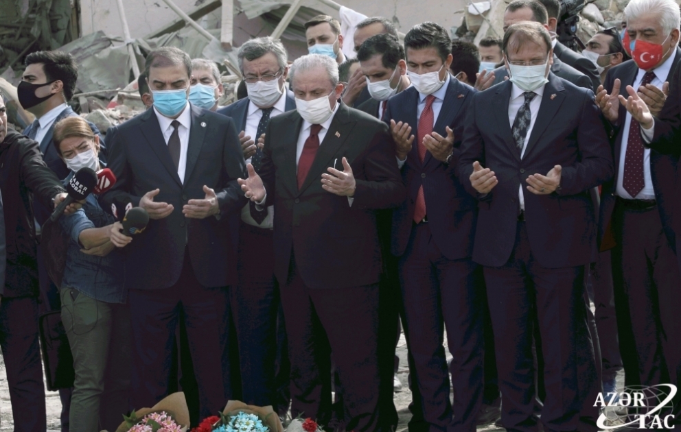 Türkiyə Böyük Millət Məclisi Sədrinin başçılıq etdiyi nümayəndə heyəti Gəncədə erməni vandalizmi ilə tanış olub  FOTO VİDEO