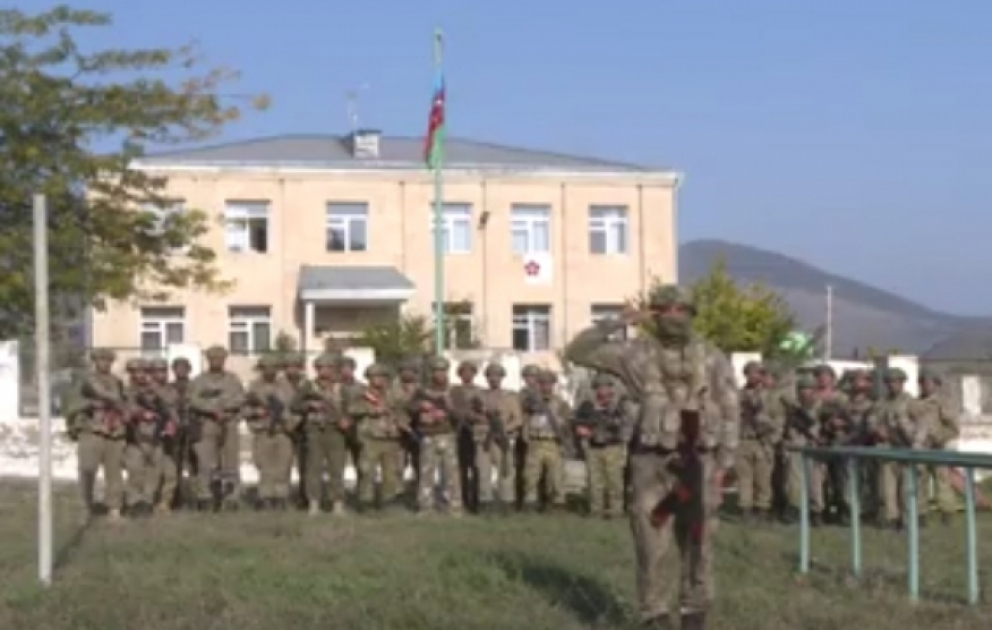 Le drapeau azerbaïdjanais planté à Zenguilan VIDEO