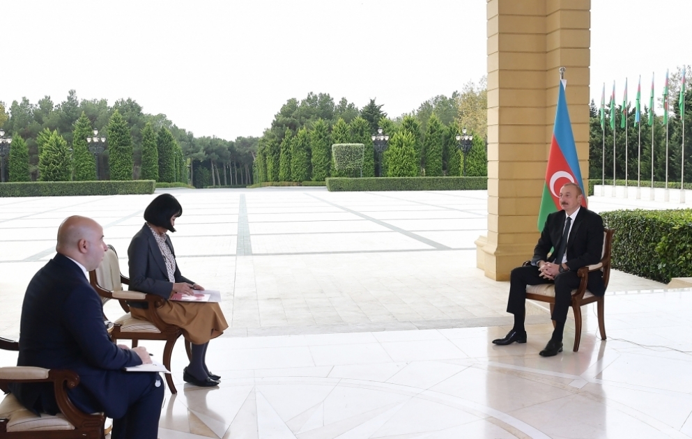 Le président Ilham Aliyev accorde une interview au journal Nikkei VIDEO