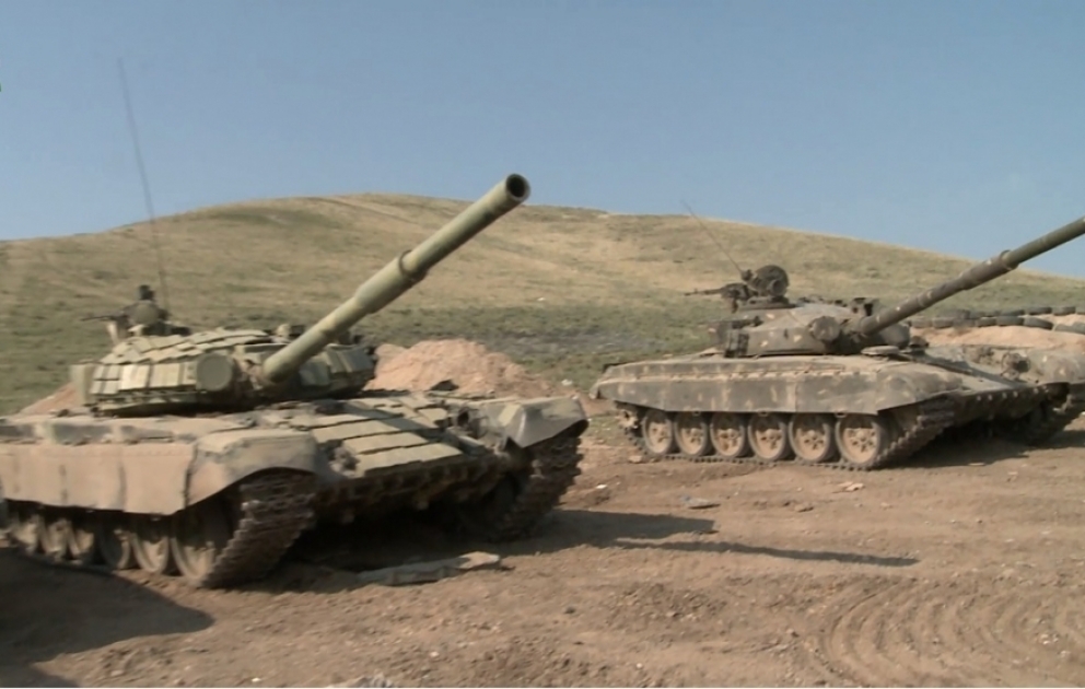 Verteidigungsministerium veröffentlicht Video zu beschlagnahmten armenischen militärischen Ausrüstungen VIDEO