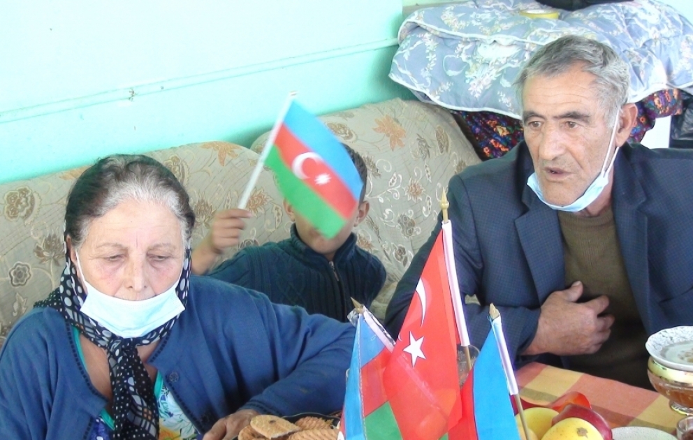 Biləsuvarda məskunlaşan köçkünlər: Xalqımız bu şanlı tarixi yazanları heç vaxt unutmayacaq VİDEO