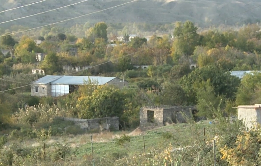Müdafiə Nazirliyi Qubadlı rayonunun işğaldan azad olunan Qiyaslı və Sarıyataq kəndlərinin videogörüntülərini yayıb VİDEO