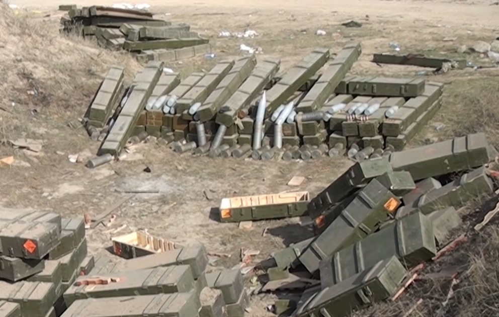 Министерство обороны распространило видеокадры боеприпасов, бронированной и автомобильной техники, оставленных противником на поле боя при бегстве ВИДЕО