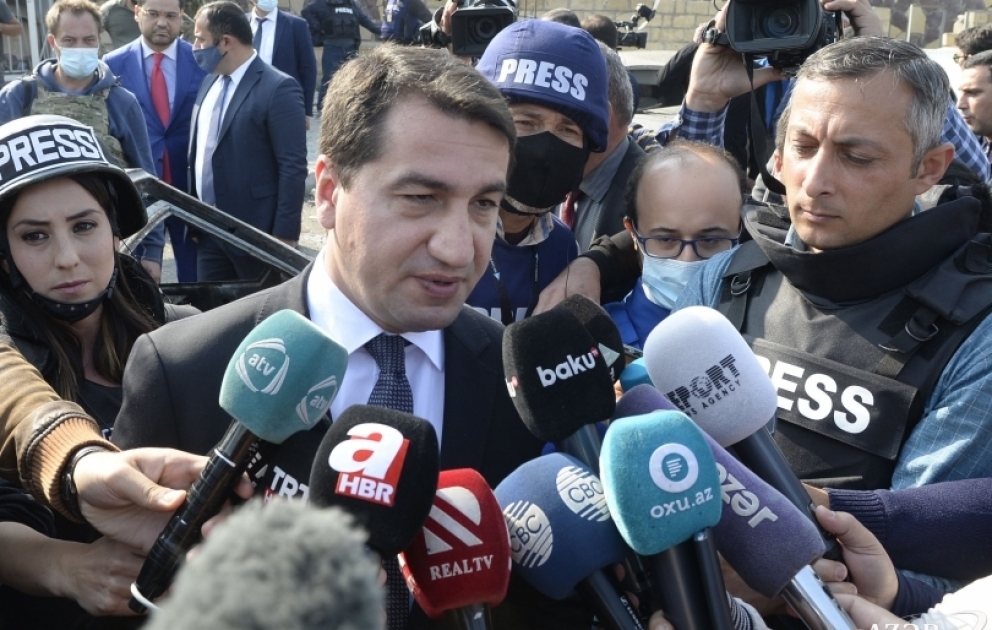 Hikmat Hajiyev: Wir begeben uns aus Barda nach Terter, wenn sie schießen, laß sie schießen VIDEO