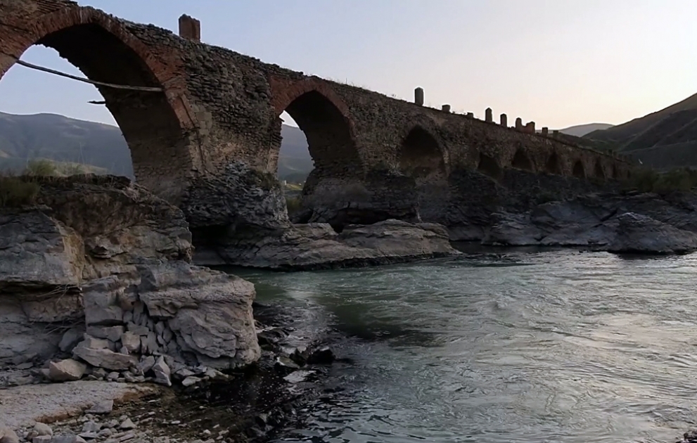 Cəbrayıl rayonunun işğaldan azad olunan Xudafərin kəndindən videoreportaj VİDEO