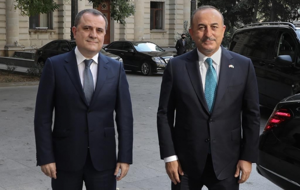 Aserbaidschans Außenminister trifft sich mit seinem türkischen Kollegen VIDEO