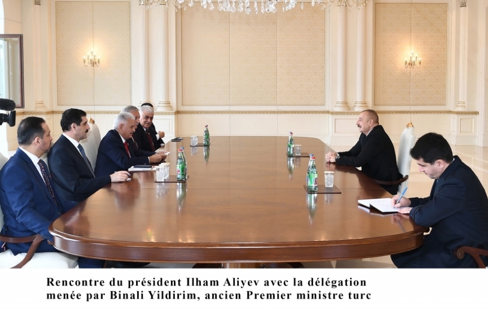 Le président Ilham Aliyev rencontre une délégation menée par l’ancien Premier ministre turc Binali Yildirim VIDEO