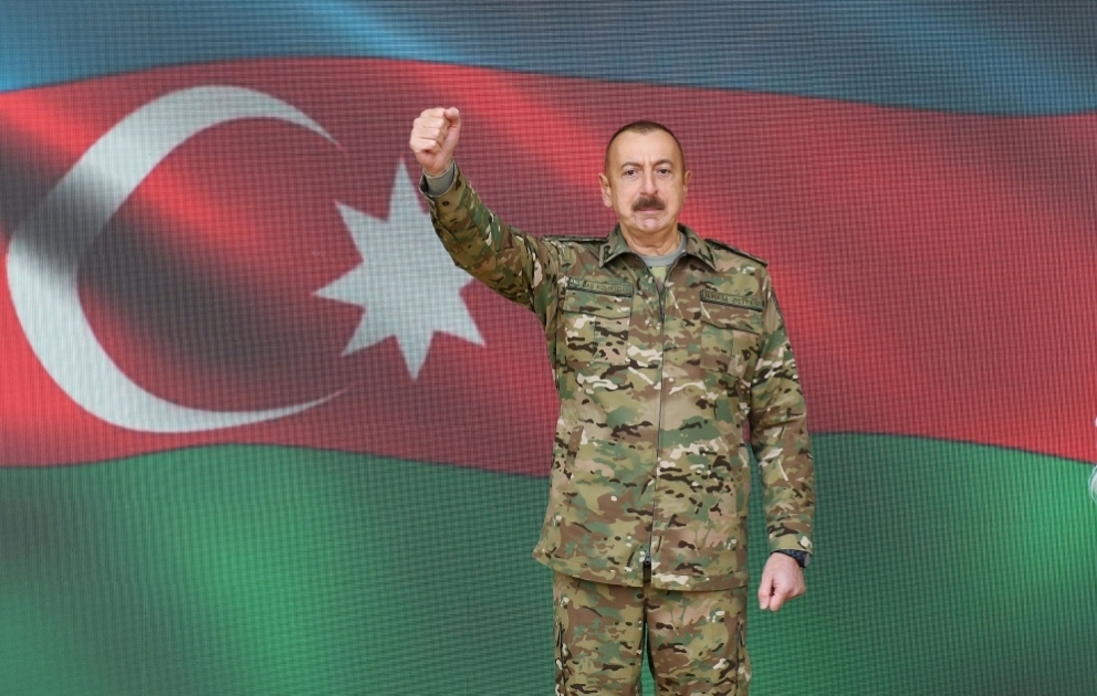 President Ilham Aliyev and first lady Mehriban Aliyeva visited Alley of Honors and Alley of Martyrs VIDEO