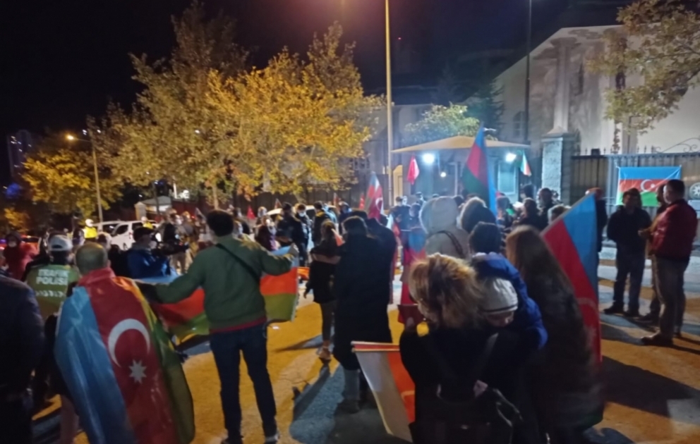 Şuşa zəfəri Ankarada coşqu ilə qarşılanıb VİDEO