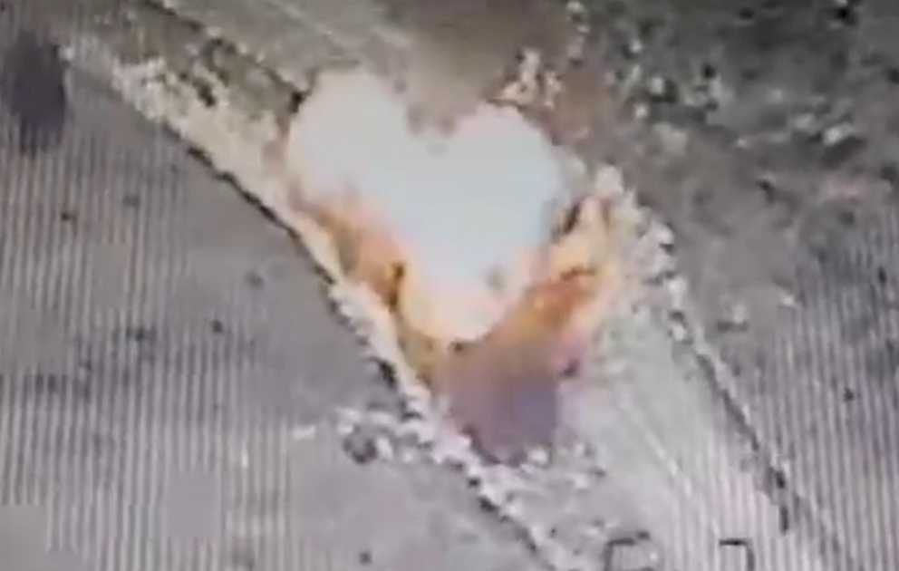 Düşmənin döyüş texnikaları məhv edilir VİDEO