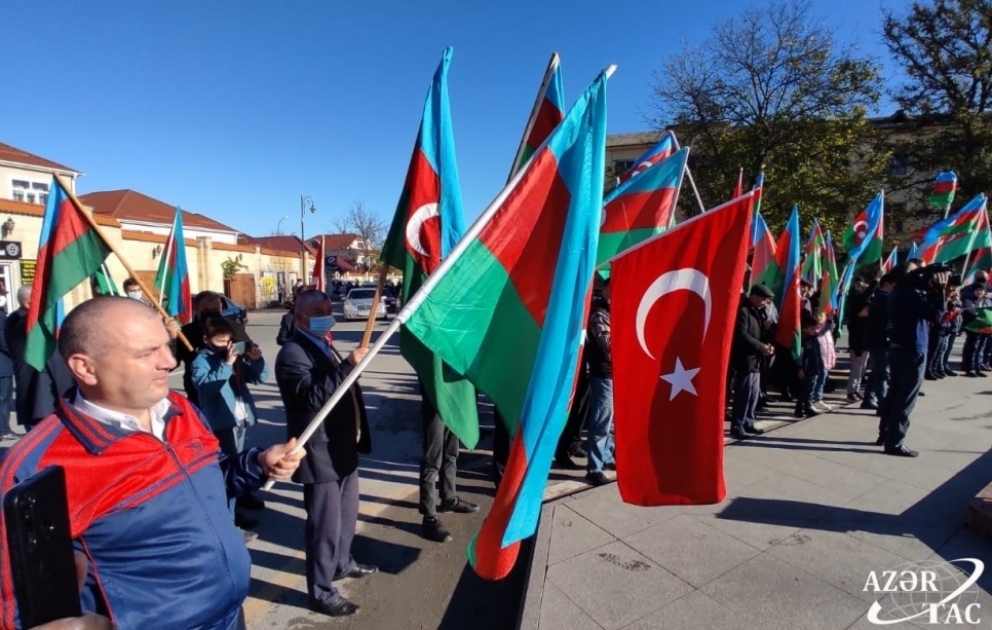 Qusarda bayram coşqulu Bayraq yürüşü VİDEO