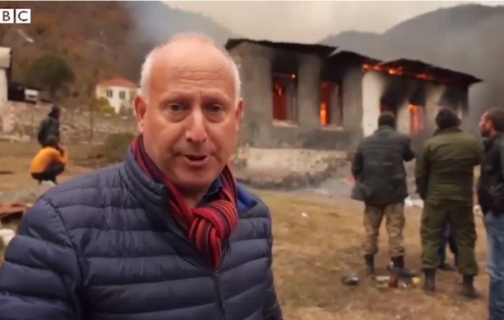 BBC Kəlbəcərdən reportaj hazırlayıb: ermənilər hətta pəncərə çərçivələrini, unitazları belə söküb özləri ilə aparırlar VİDEO