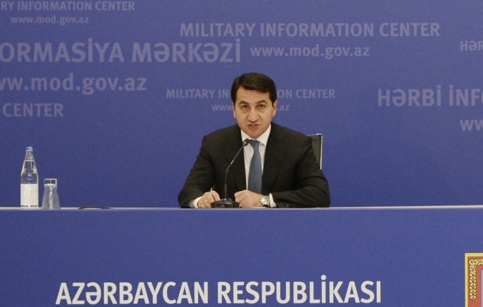 Hikmet Hajiyev: Armenien bittet, Übergabe von Kalbajar bis zum 25. November zu verzögern VIDEO