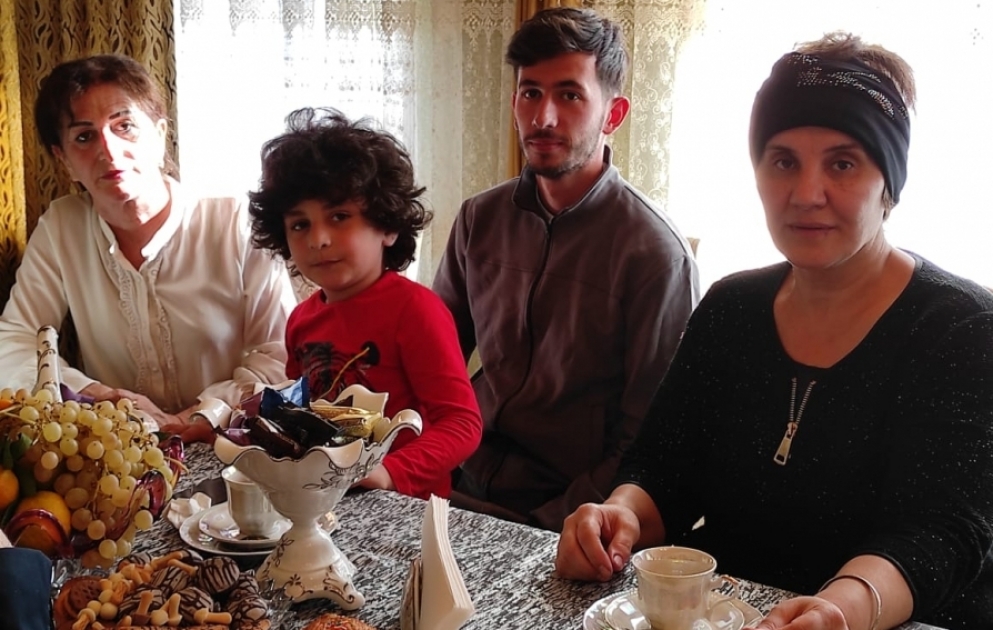 Cəsur zabit Elçin Muradov yaralanmasına baxmayaraq, döyüş yoldaşlarını mühasirədən çıxarıb VİDEO