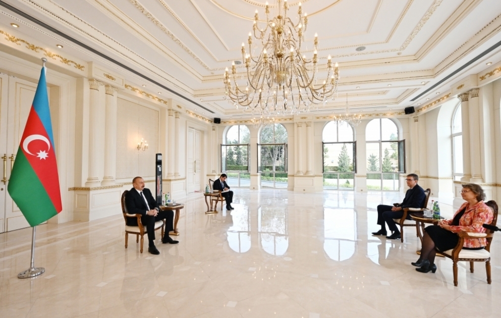 Prezident İlham Əliyev Niderlandın Azərbaycanda yeni təyin olunmuş səfirinin etimadnaməsini qəbul edib YENİLƏNİB VİDEO