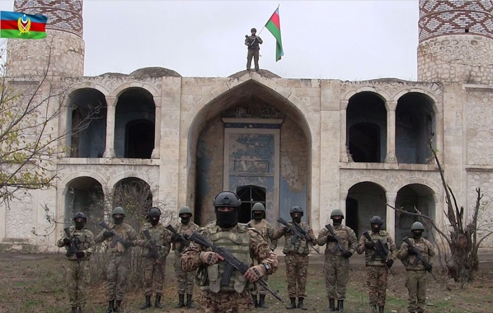Le drapeau azerbaïdjanais planté à Aghdam VIDEO