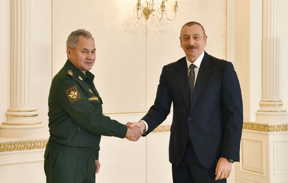 Prezident İlham Əliyev Rusiyanın müdafiə nazirinin başçılıq etdiyi nümayəndə heyətini qəbul edib YENİLƏNİB VİDEO