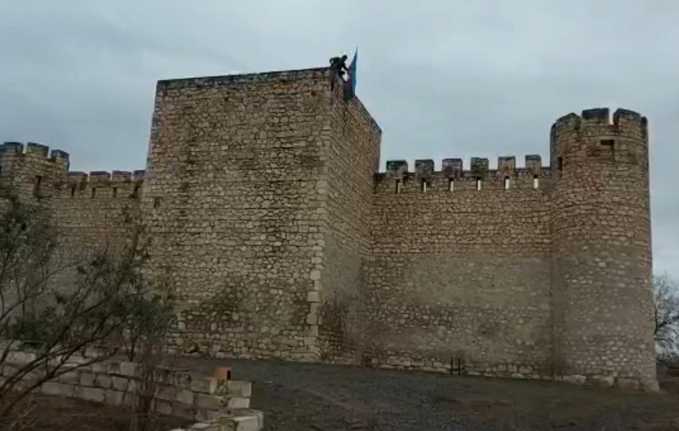 Şahbulaq qalasına Azərbaycan bayrağı sancılıb VİDEO