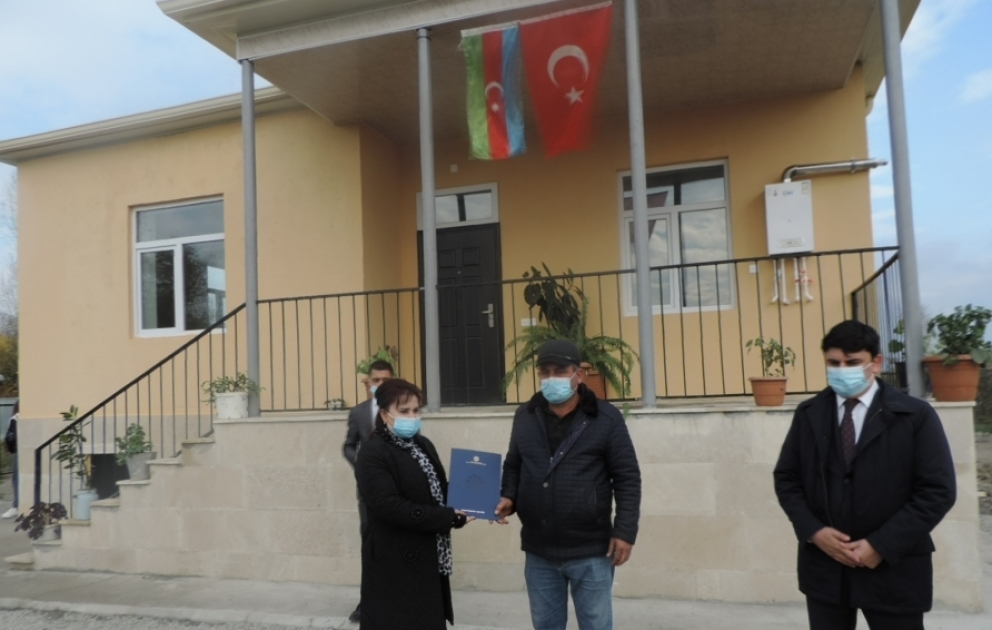 Daha 28 şəhid ailəsi və Qarabağ müharibəsi əlili evlə təmin olundu VİDEO
