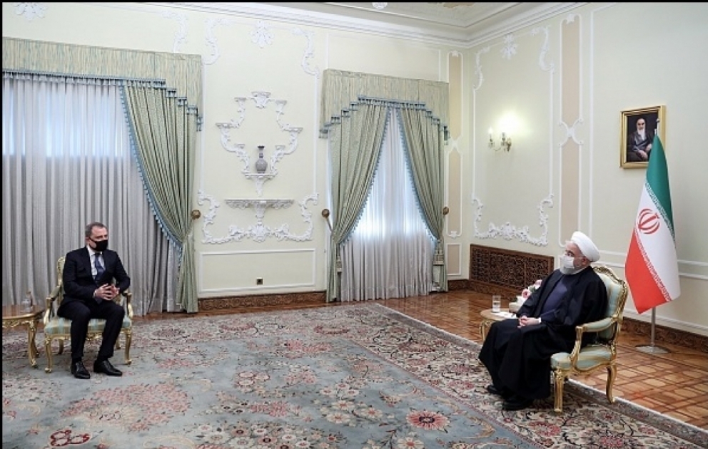 Xarici işlər naziri Ceyhun Bayramov İran Prezidenti Həsən Ruhani ilə görüşüb  YENİLƏNİB VİDEO
